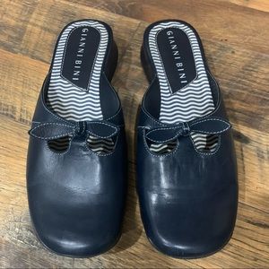 ❤️❤️❤️Gianni Bini navy leather slip on, 7.5
